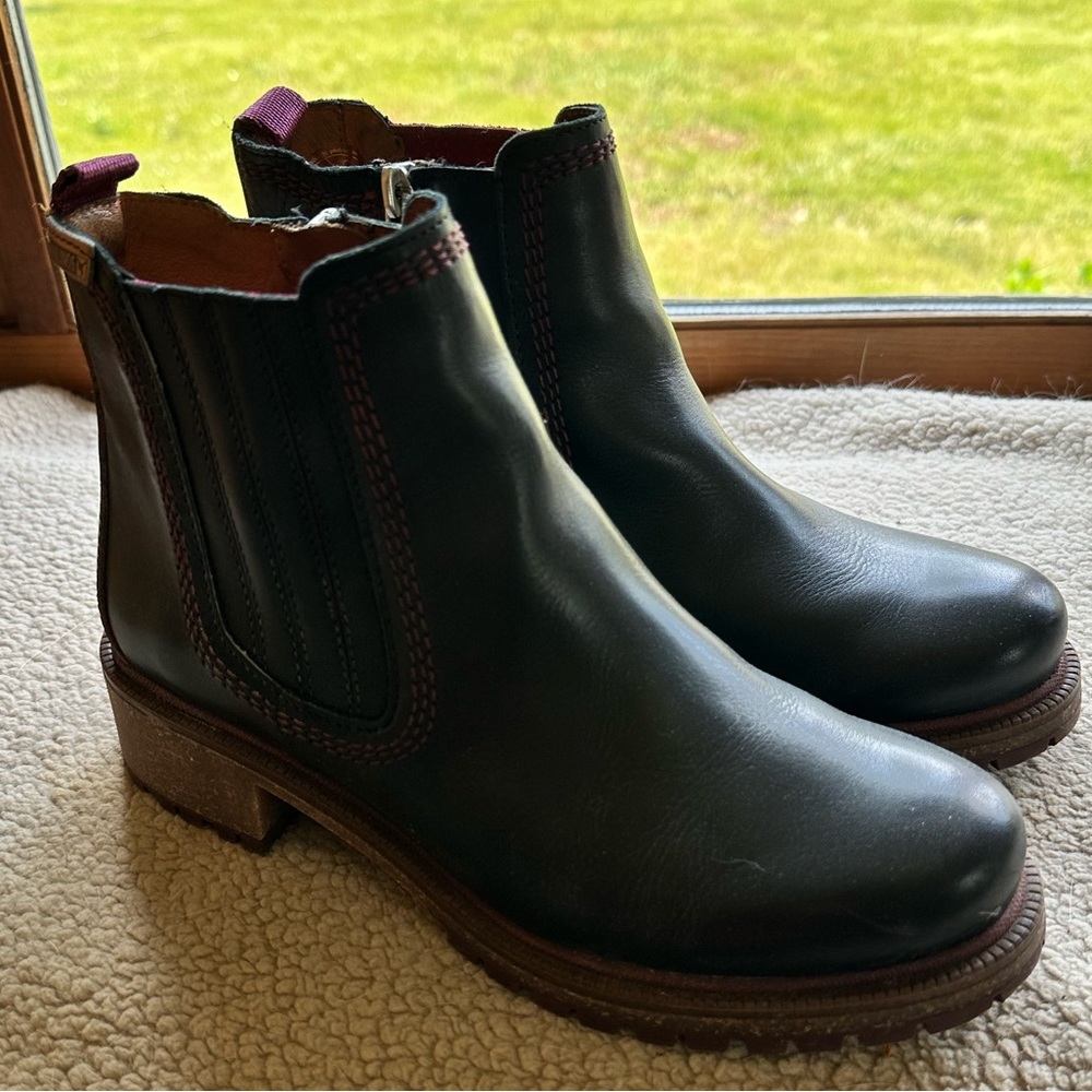 Black boots